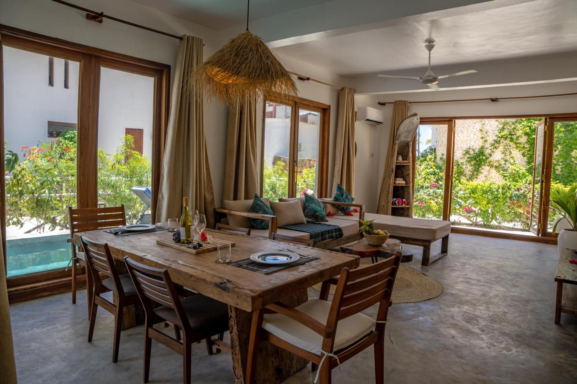 Natural Park Villa Resort Pingwe Room photo