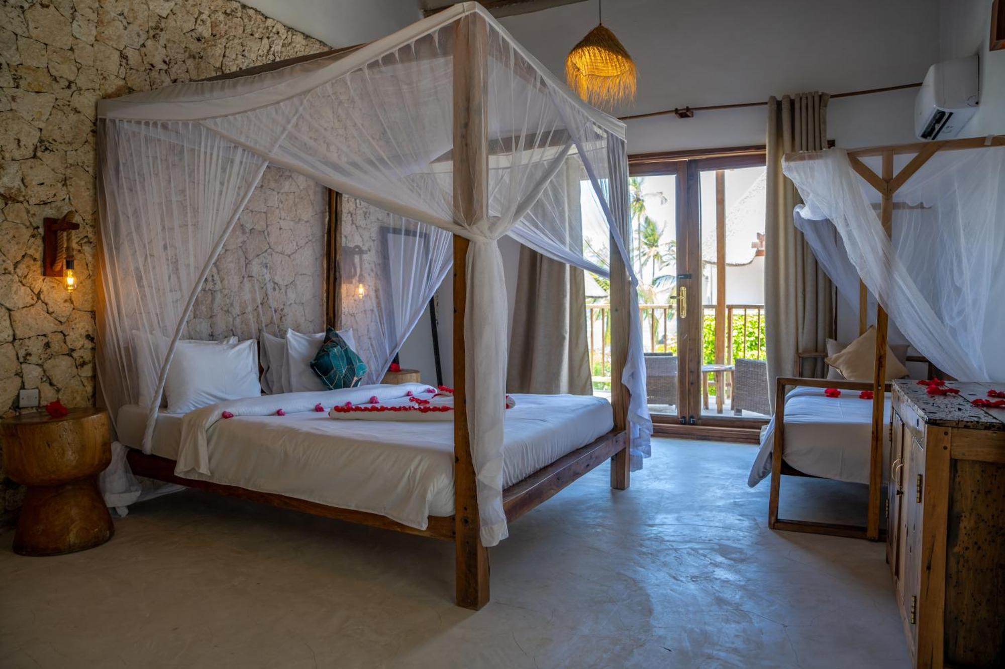 Natural Park Villa Resort Pingwe Exterior photo