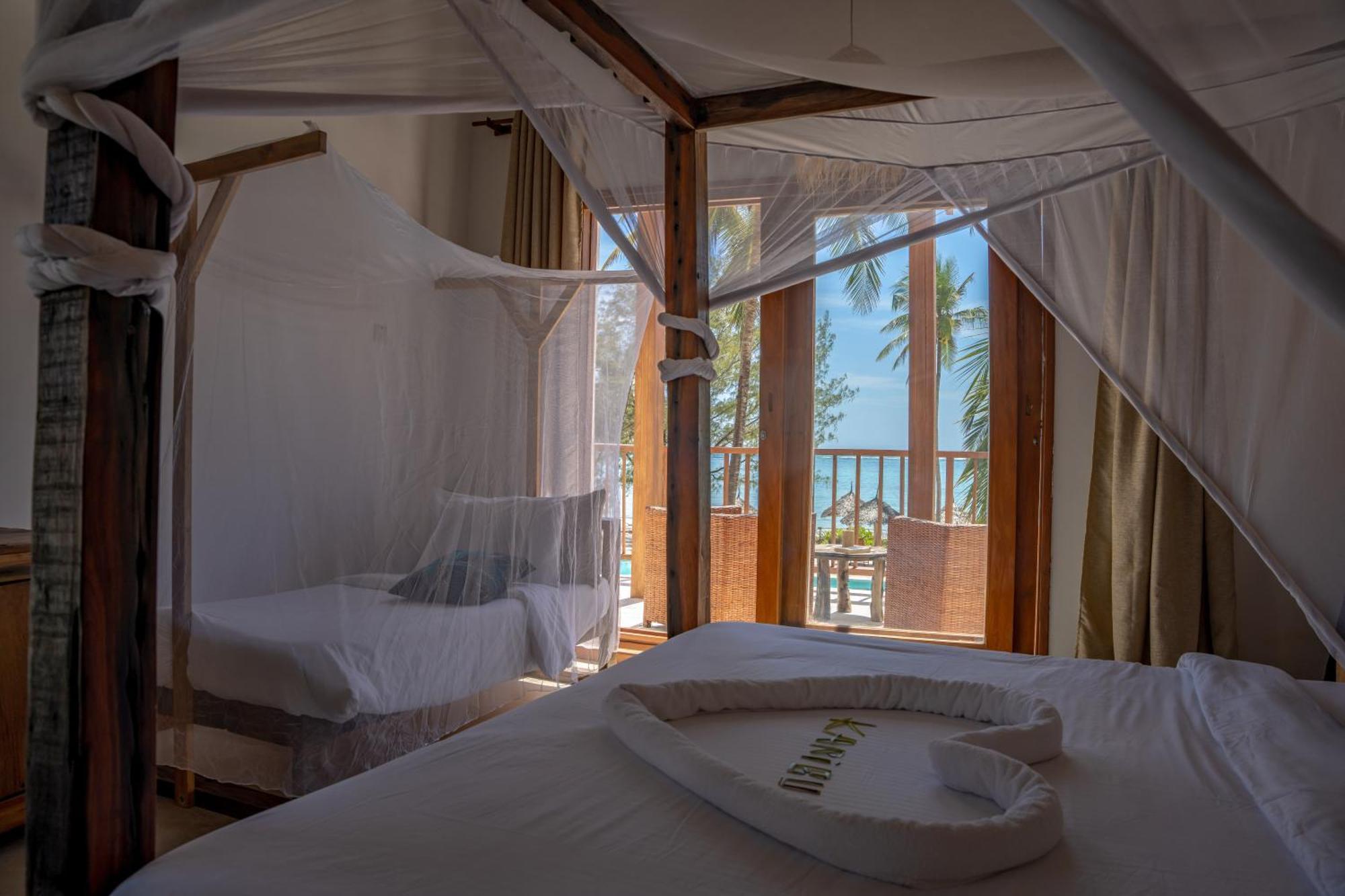 Natural Park Villa Resort Pingwe Room photo