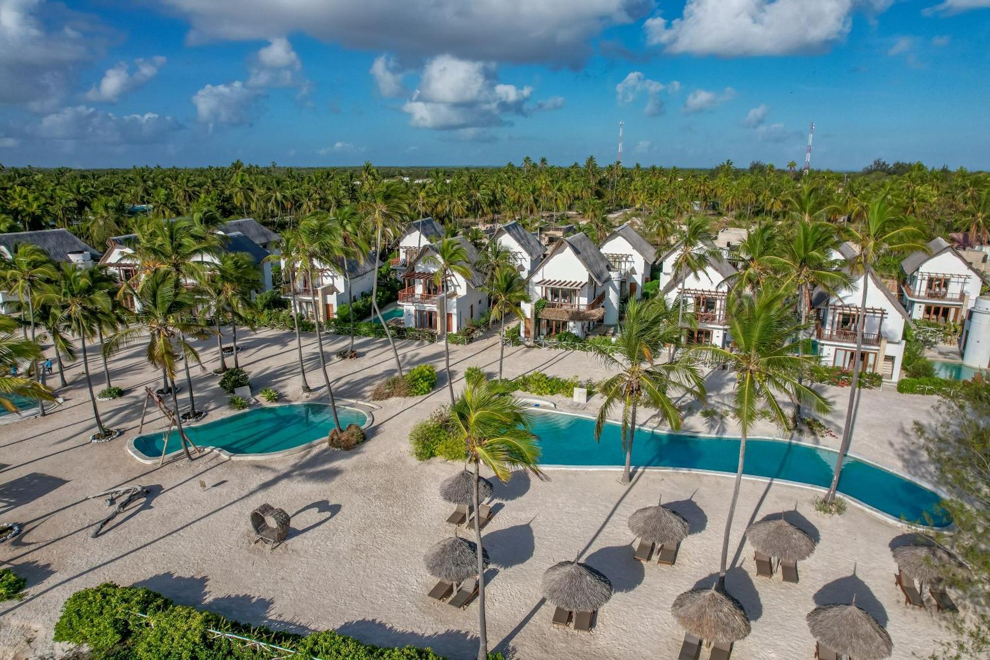Natural Park Villa Resort Pingwe Exterior photo