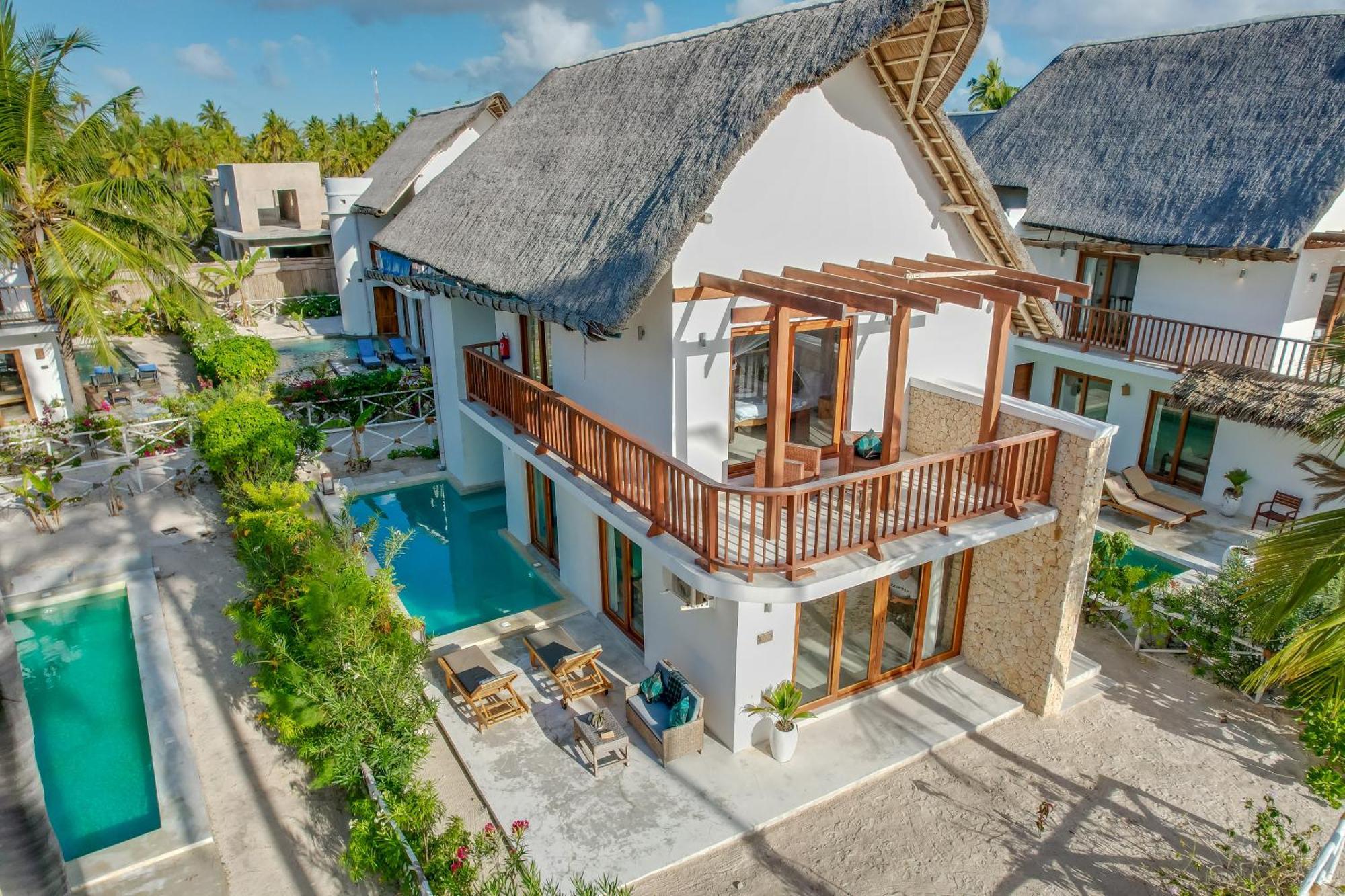 Natural Park Villa Resort Pingwe Exterior photo