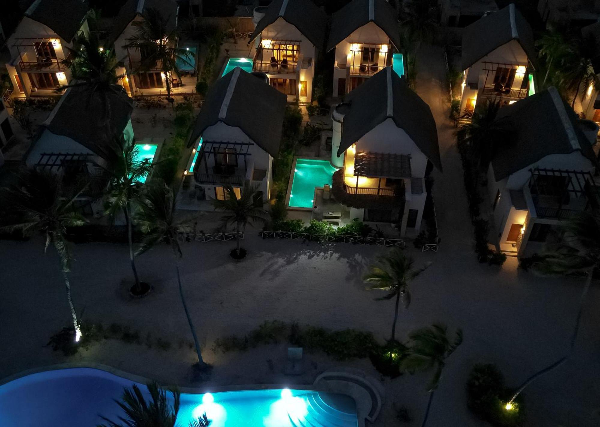 Natural Park Villa Resort Pingwe Room photo