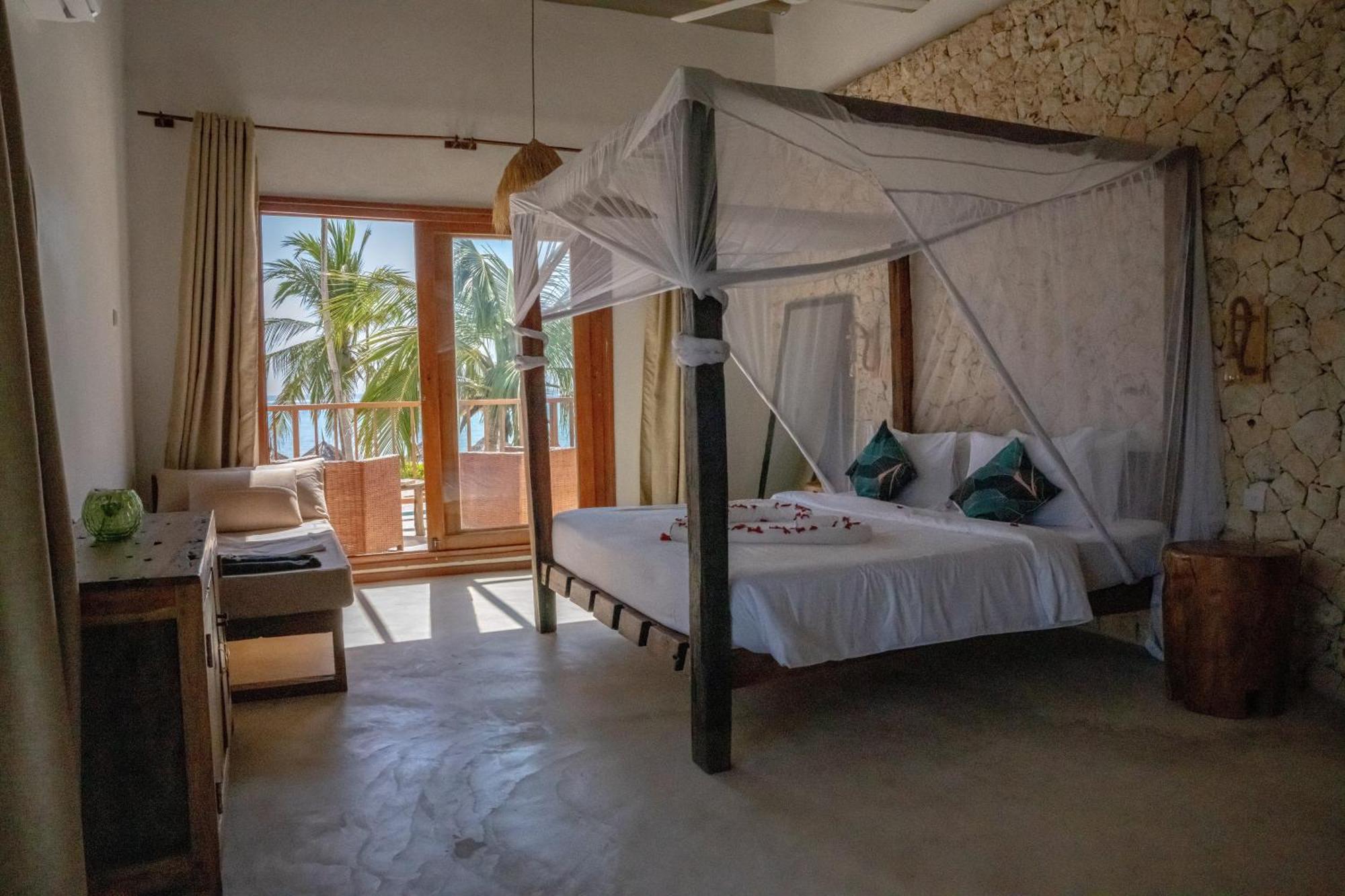 Natural Park Villa Resort Pingwe Room photo