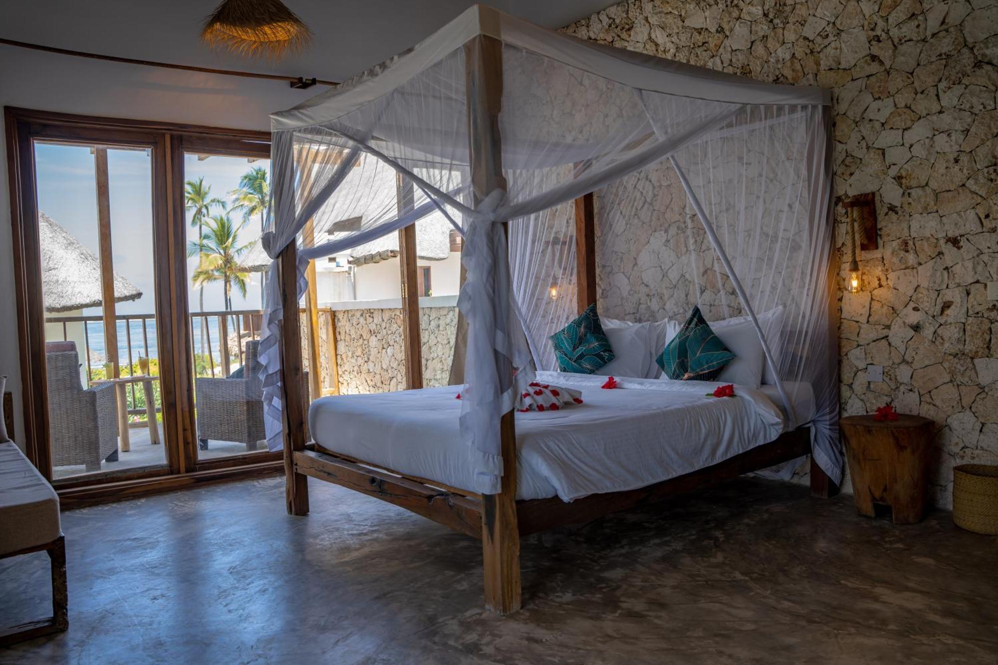 Natural Park Villa Resort Pingwe Room photo