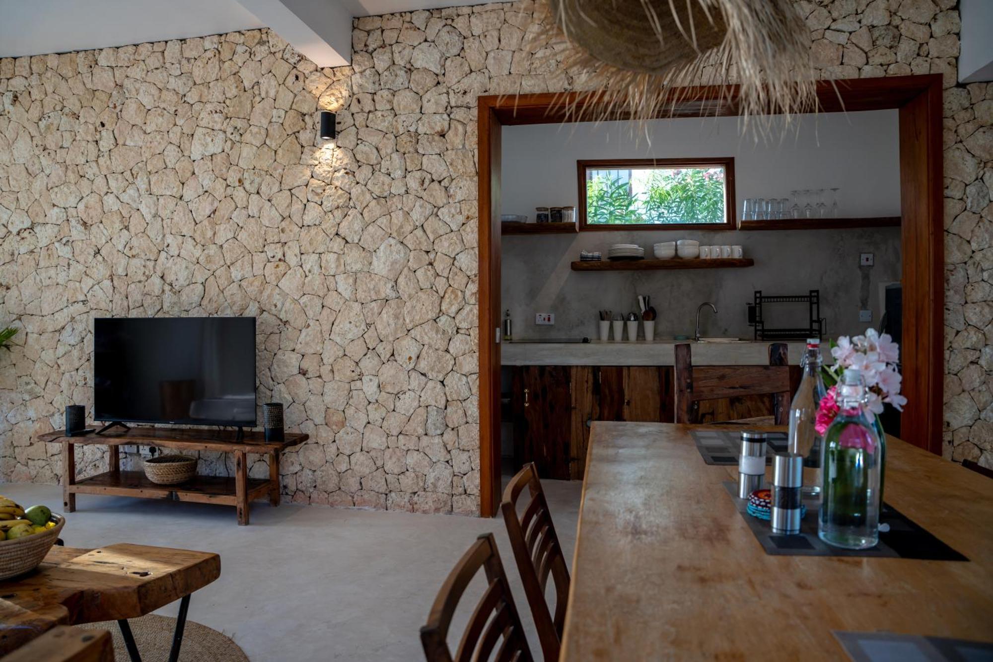 Natural Park Villa Resort Pingwe Room photo