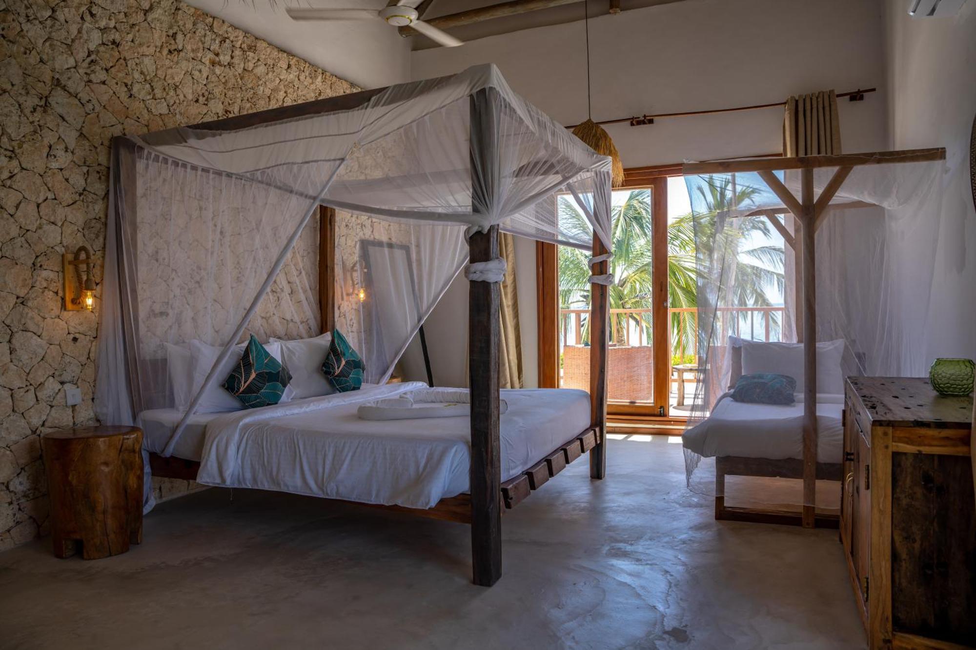 Natural Park Villa Resort Pingwe Room photo
