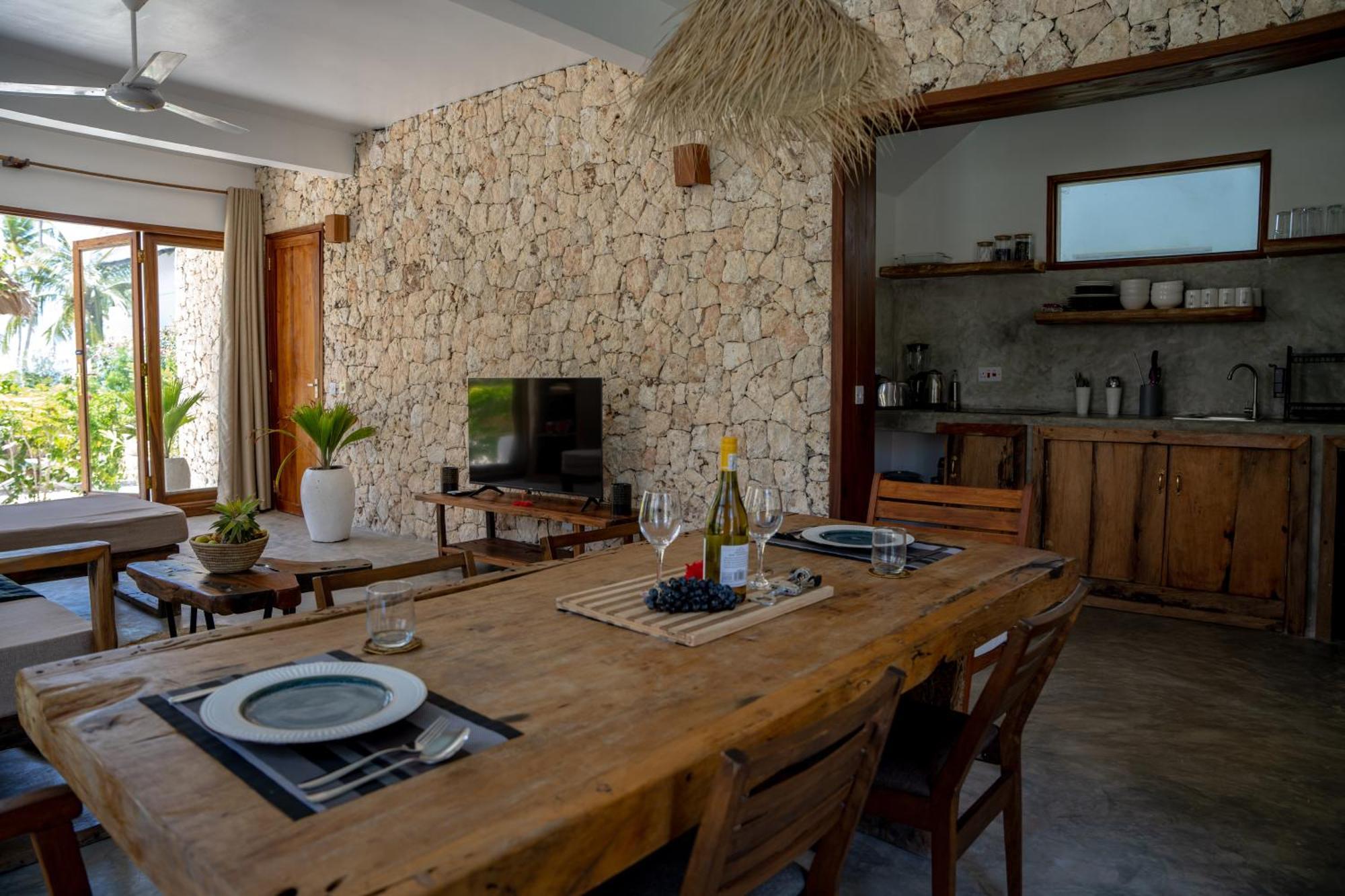Natural Park Villa Resort Pingwe Room photo